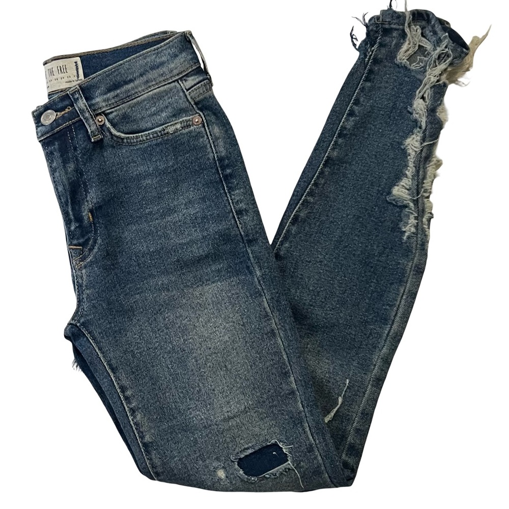 Free People Woman’s Medium Wash Skinny Distressed Jeans With Frayed Ankle Detail